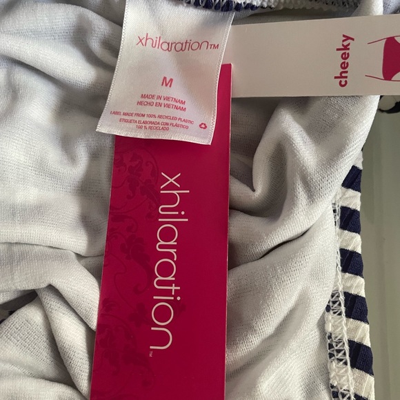 Target Women’s /teen pink swimsuit top with blue/white stripe bottom-M4-6-NWT - Picture 7 of 11